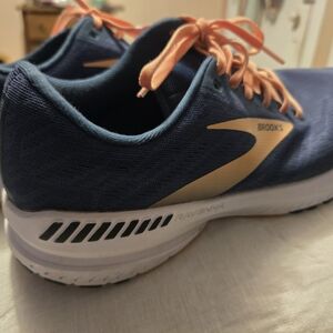 Brooks Ravenna Running Shoes in Navy with Peach Accents